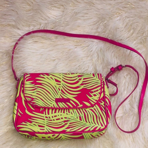 Vera Bradley Handbags - NWOT Vera Bradley Faux Leather Palm Fronds Flap